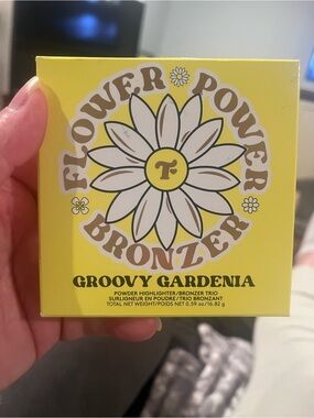 Bronzer Trio - Groovy Gardenia Powder Highlighter/Bronzer